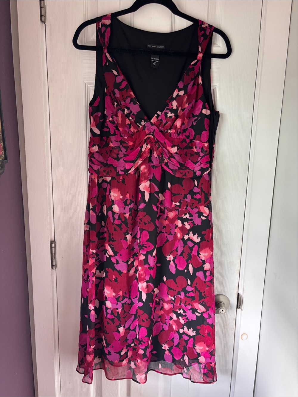 New York & Company Black Sleeveless Pink Floral V-Neck Dress
